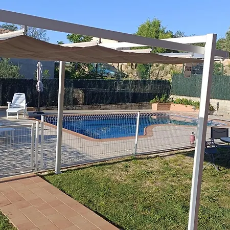 Casa Con Jardin Y Piscina Privada. Prázdninový dům Santa Eulalia de Ronsaná