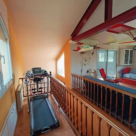 Casa Con Jardin Y Piscina Privada. Casa de Férias Santa Eulalia de Ronsaná