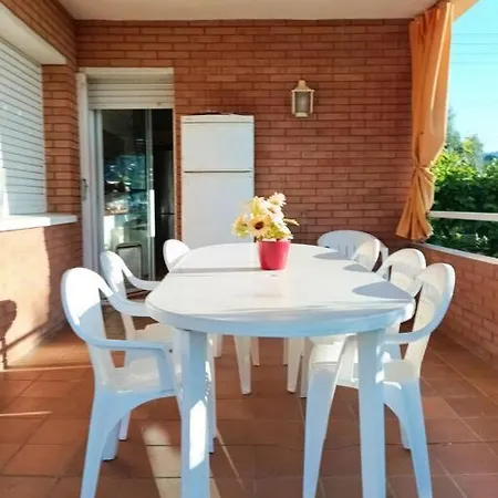 Casa de Férias Casa Con Jardin Y Piscina Privada. Santa Eulalia de Ronsaná