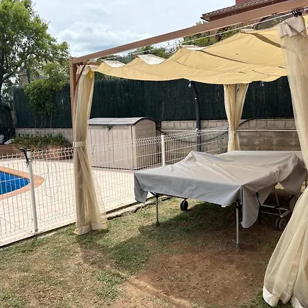 Casa Con Jardin Y Piscina Privada. Casa de vacances Santa Eulalia de Ronsaná