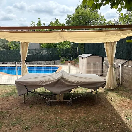 Vakantiehuis Casa Con Jardin Y Piscina Privada. Santa Eulalia de Ronsaná